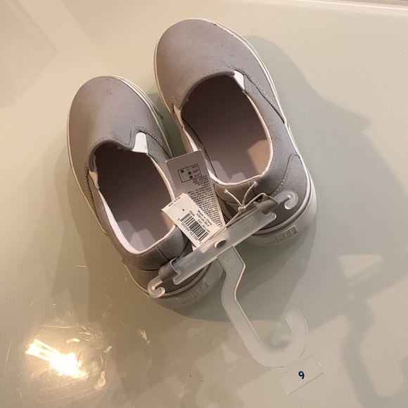 Old Navy slip-on shoes - Picture 2 of 6